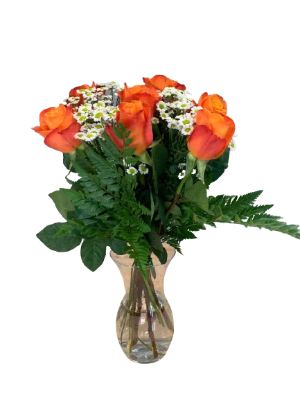 Bukiet róż z wyrazistymi pomarańczowymi różami i uroczymi margaretkami