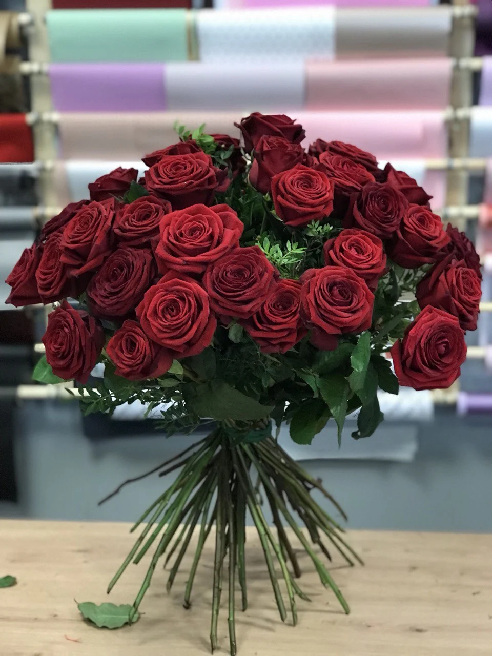 Bukiet róż – efektowny bukiet czerwonych róż z okazji święta mamy