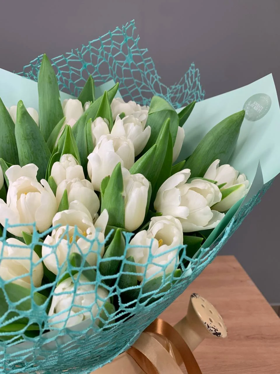 Bukiet białych tulipanów z dostawą niska cena Brwinów