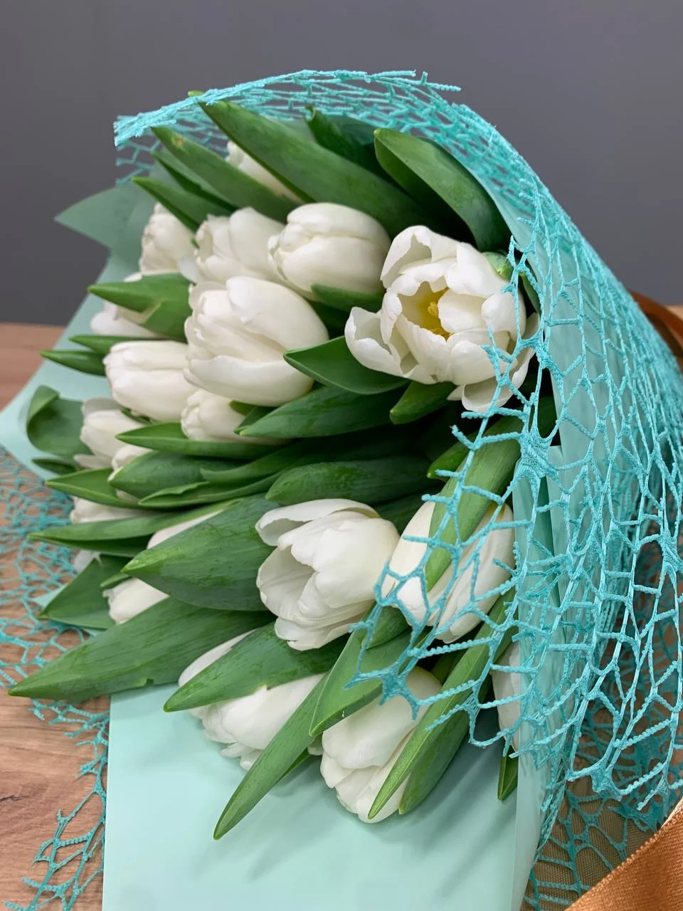 Bukiet białych tulipanów z dostawą niska cena Błonie