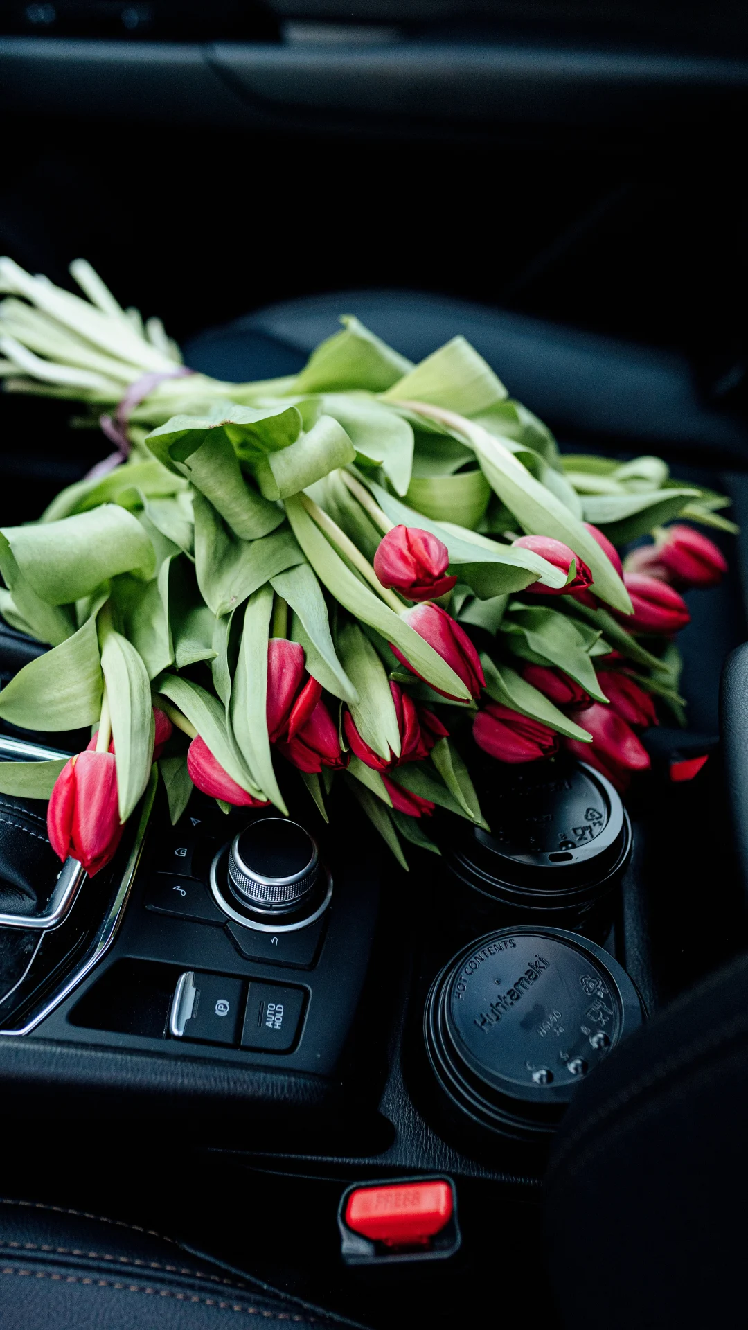 Bukiet czerwonych tulipanów z dostawą niska cena Milanówek