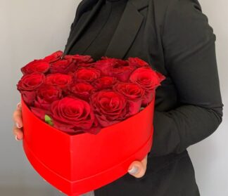 Flowerbox z czerwonych róż z dostawą niska cena Pruszków