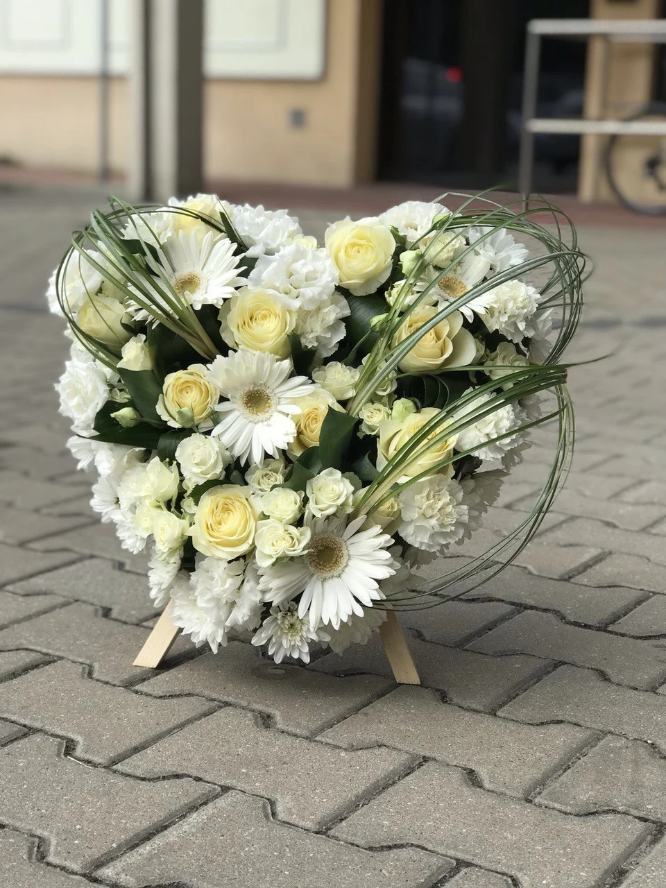 wienieć pogrzebowy w ksztalcie serca Warszawa