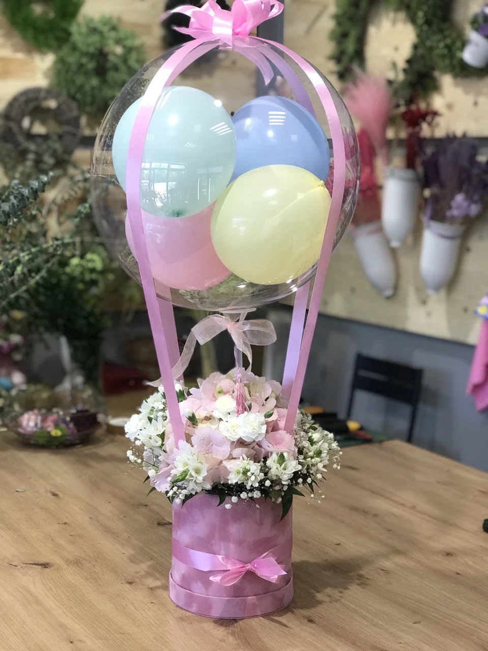 Flower Box z balonem. Poczta kwiatowa