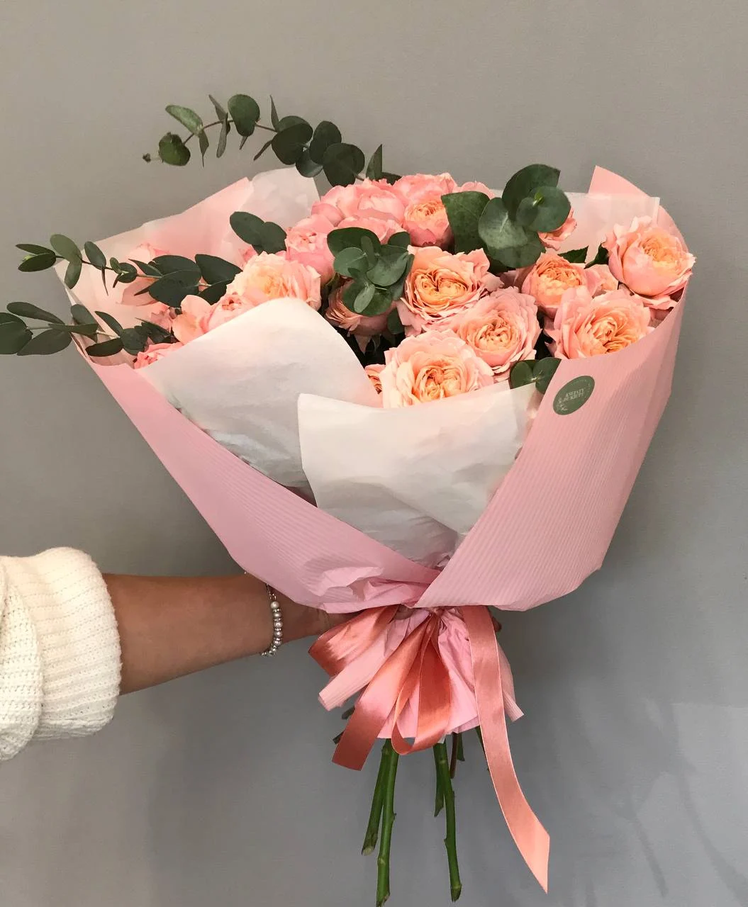 Bukiety z różami – romantyczny bukiet z pastelowymi różami