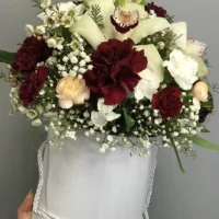 Flower Box ze storczykami i goździkiem