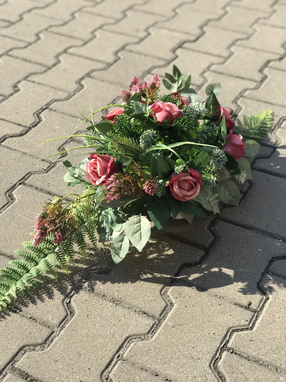 wiązanki na wszystkich świętych z róż Pruszków