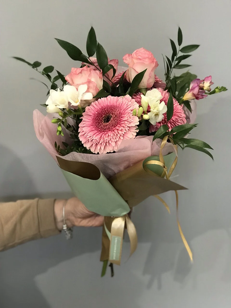 najlepszy bukiet świezych kwiatów Ożarów