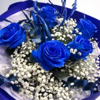 Bukiet niebieskich róż