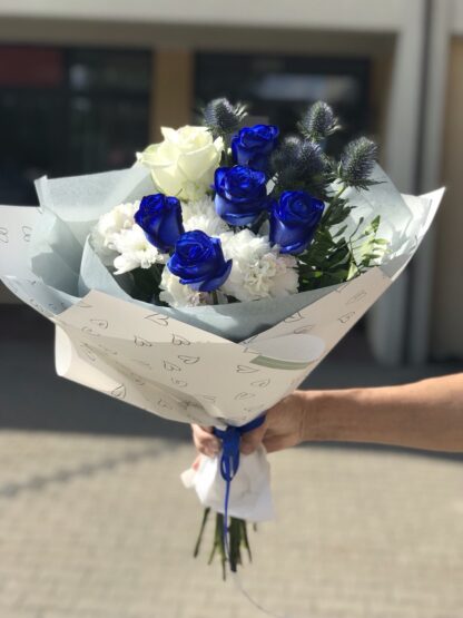 bukiet z niebieskich róż Warszawa