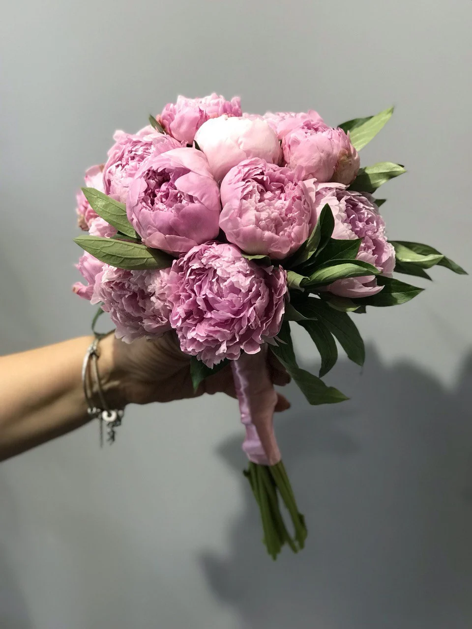 Bukiet ślubny z peonii Warszawa