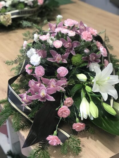 wiązanka pogrzebowa z lilią Grodzisk Mazowiecki