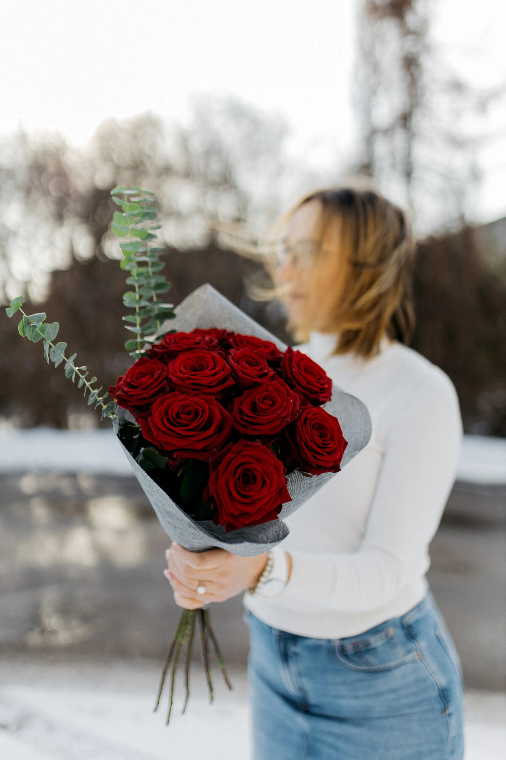 Klasyczny bukiet intensywnie czerwonych róż – wyrazisty i piękny