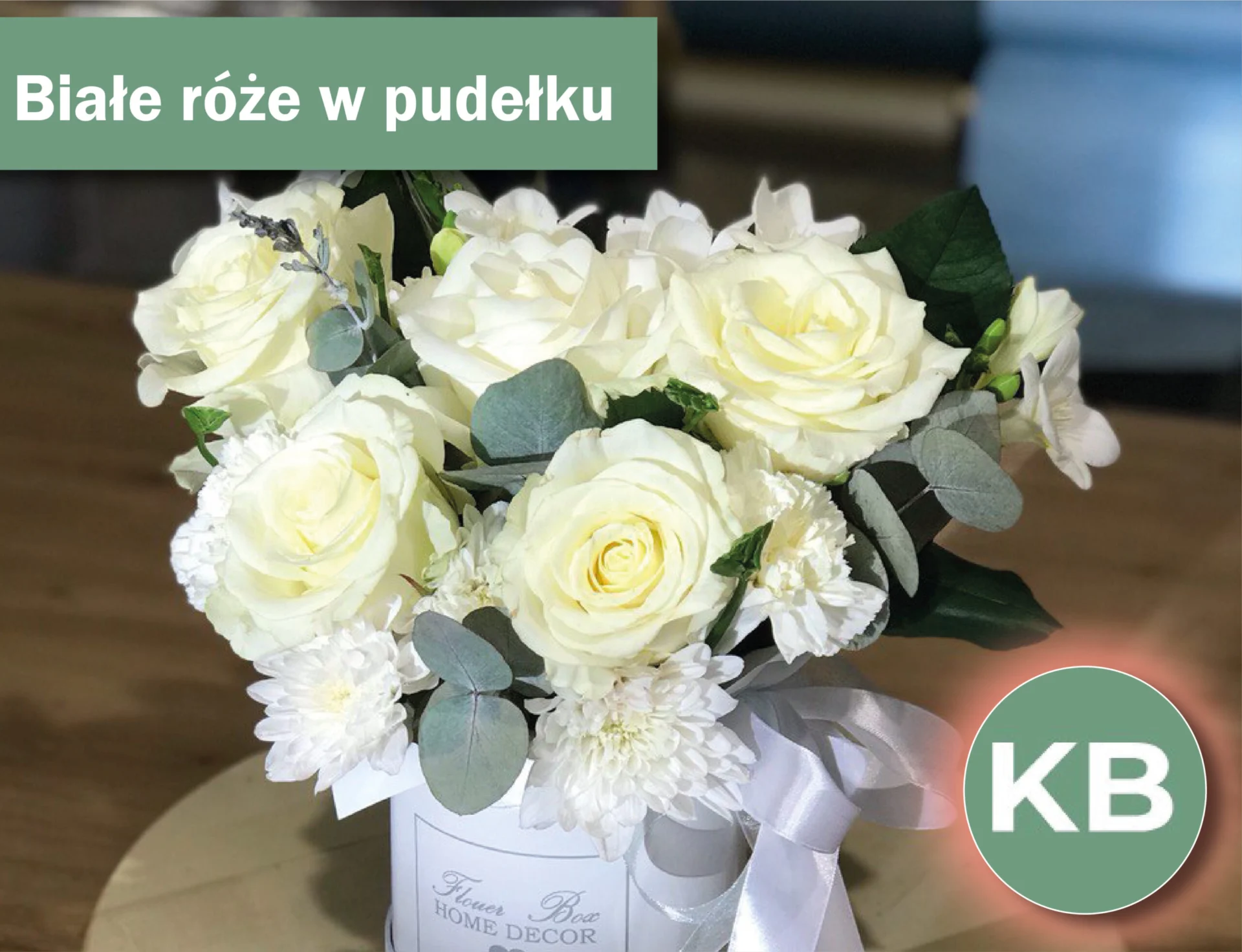 Bukiet z różami w eleganckim wazonie
