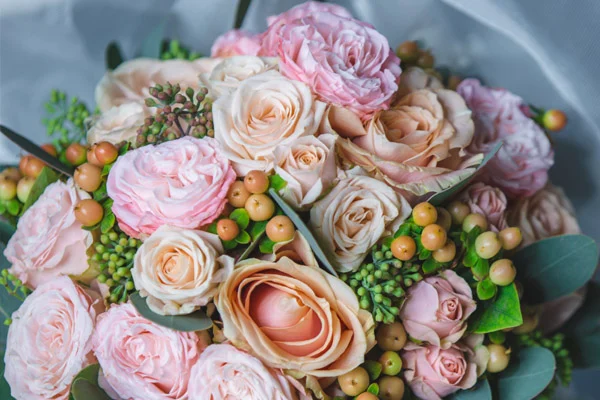 Jakie kwiaty wybrać dla nauczyciela na zakończenie roku szkolnego?