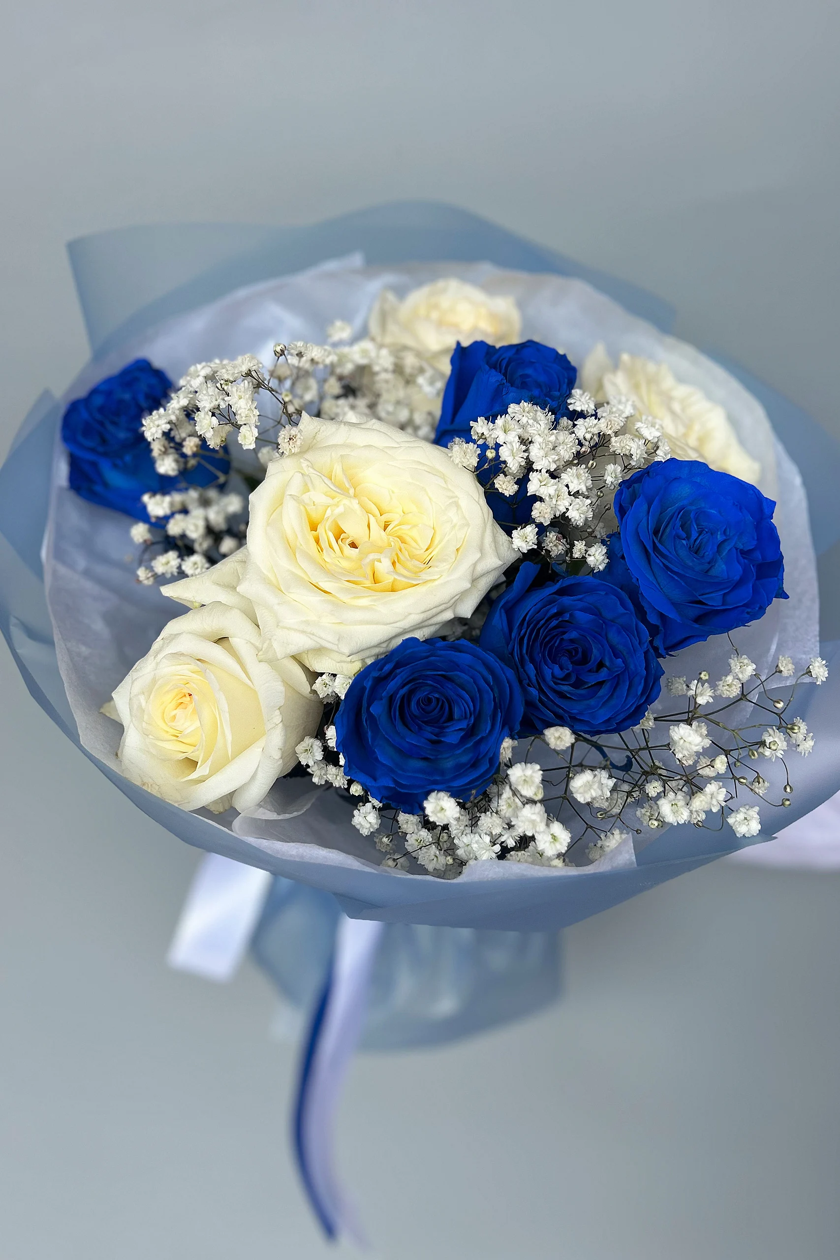 Romantyczny niebieskich bukiet róż na każdą okazję